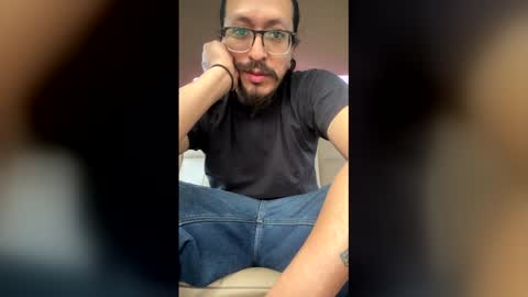 Frederect Cumms online show from April 11, 4:44 pm