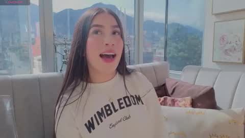 Snapshot of ivanna_west chatting on October 19, 1:38 pm Ivanna West online show from October 19, 1:38 pm