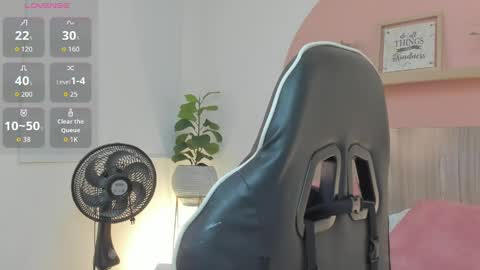 I V E T T E online show from April 9, 7:41 pm