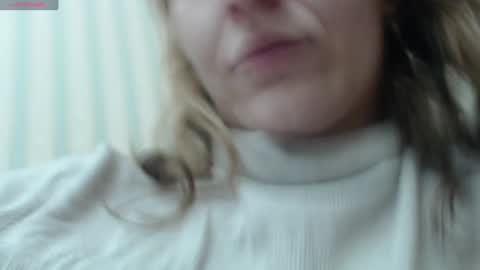 Snapshot of ivi_kiwi chatting on January 27, 8:28 pm Masha online show from January 27, 8:28 pm