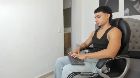 Snapshot of ivo_beischel chatting on September 13, 12:07 pm Ivo Beischel online show from September 13, 12:07 pm