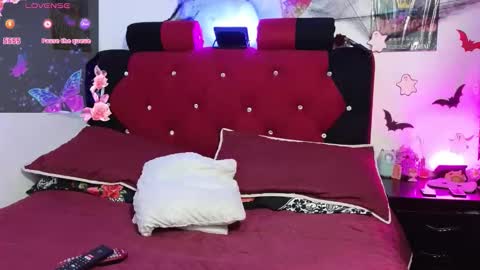 Snapshot of ivonemoon chatting on October 15, 2:40 pm ivonemoon online show from October 15, 2:40 pm