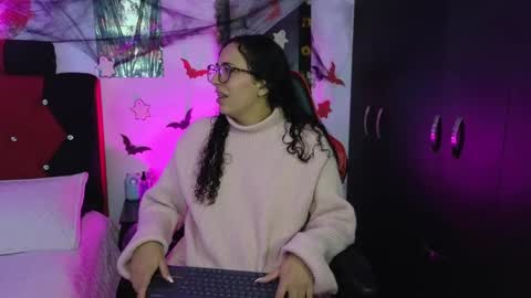 Snapshot of ivonemoon chatting on October 8, 4:13 pm ivonemoon online show from October 8, 4:13 pm