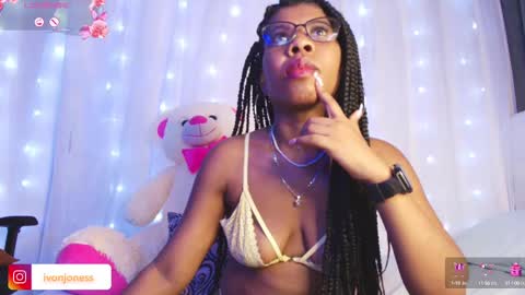 Snapshot of ivonjoness chatting on March 8, 8:11 am Ivon Miss Jones online show from March 8, 8:11 am