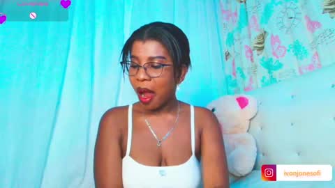 Snapshot of ivonjoness chatting on September 17, 3:21 am Ivon Miss Jones online show from September 17, 3:21 am