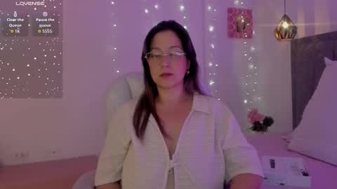 N A T H A L Y   online show from January 9, 5:46 am