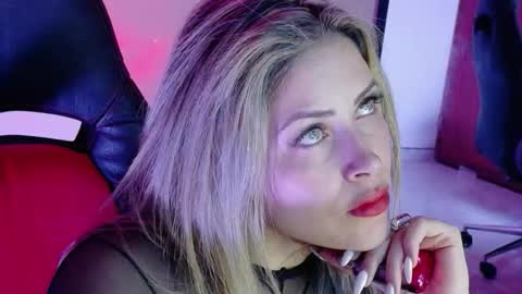 Diana Rojas  online show from November 18, 12:02 am