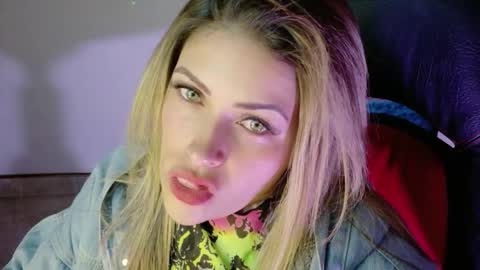 Diana Rojas  online show from November 12, 12:35 am