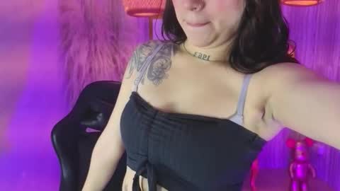 Snapshot of ivy_lodge_s chatting on September 26, 3:25 am Ivy online show from September 26, 3:25 am