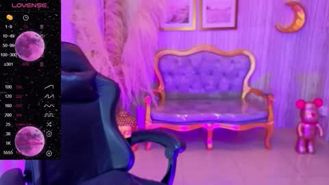 Snapshot of ivy_lodge_s chatting on October 20, 8:36 pm Ivy online show from October 20, 8:36 pm