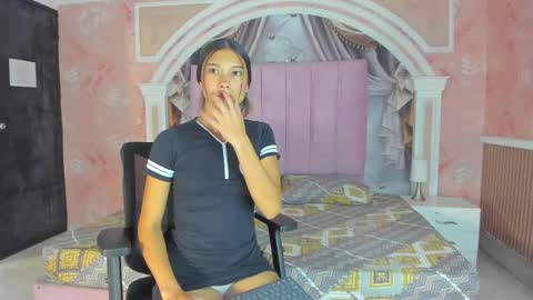 Ivy Rae online show from December 21, 12:11 pm