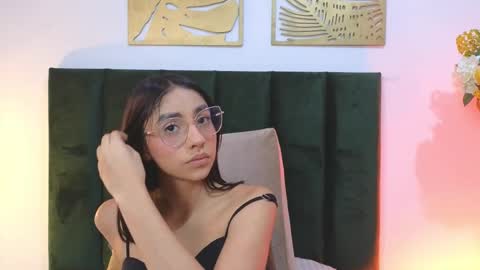 Snapshot of ivyjhonss chatting on September 25, 12:12 pm IvyJhonss online show from September 25, 12:12 pm