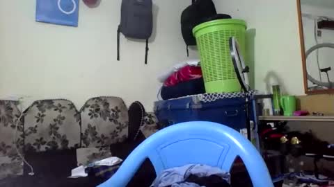 ivyk_ online show from April 19, 7:42 am