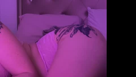 Snapshot of ivyyrosee8 chatting on March 11, 5:46 am Ivy Rose online show from March 11, 5:46 am