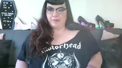 Gwen LaCourt online show from March 9, 4:55 pm