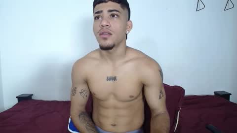 izaack online show from September 28, 7:39 am