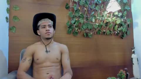 izaack online show from January 22, 1:42 pm