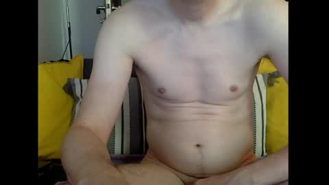 Snapshot of izzy53220 chatting on September 19, 9:35 am izzy53220 online show from September 19, 9:35 am