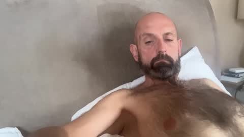 izzysboytoy1 online show from March 23, 9:36 am