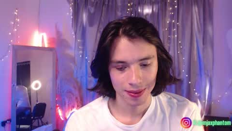 Hey im Jaxxxon check my info     online show from October 6, 8:48 pm