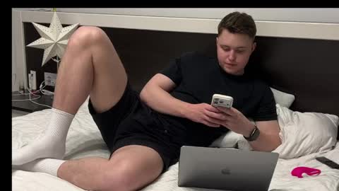 j_lyle_x online show from May 1, 7:08 pm