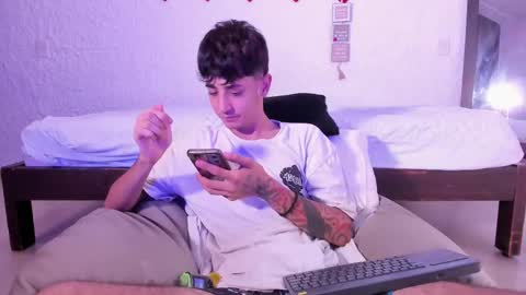 Snapshot of j_martony chatting on October 1, 3:11 pm j_martony online show from October 1, 3:11 pm