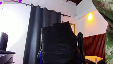   online show from November 25, 4:33 am