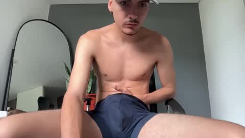 INDEPENDENT MODEL online show from October 25, 2:39 pm