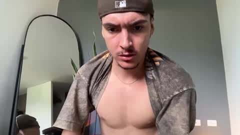 INDEPENDENT MODEL online show from October 16, 2:49 pm