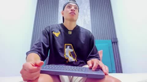 JACK PERGURTSON online show from December 1, 10:35 am