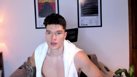 Snapshot of jackboy_2000 chatting on September 25, 11:17 am Jack J online show from September 25, 11:17 am