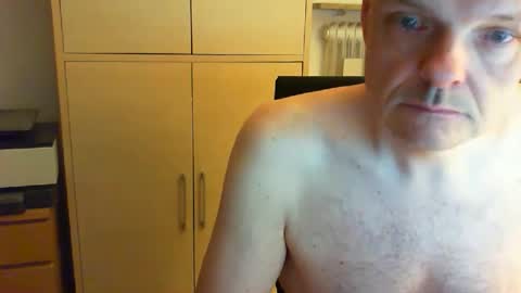 Snapshot of jackdus74 chatting on September 18, 3:43 am jackdus74 online show from September 18, 3:43 am