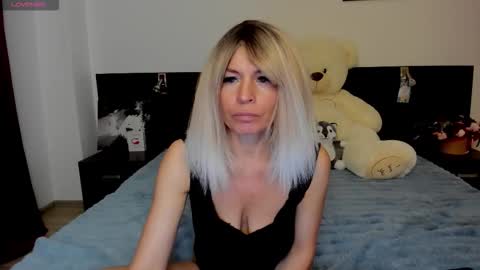 sallyevans online show from November 20, 9:30 am