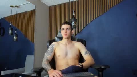Snapshot of jacksonolsenn chatting on February 10, 7:28 pm Jackson Olsen online show from February 10, 7:28 pm