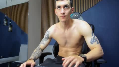 Snapshot of jacksonolsenn chatting on February 9, 6:05 pm Jackson Olsen online show from February 9, 6:05 pm