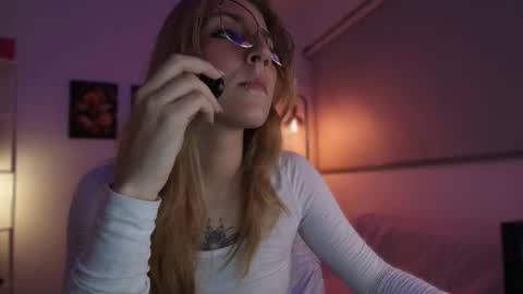 Linda Sofia help me get to 100 thumbs up online show from November 10, 3:53 am