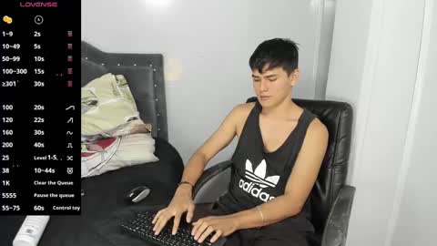 Snapshot of jacobb_lee chatting on March 4, 8:27 pm Jacob Lee online show from March 4, 8:27 pm