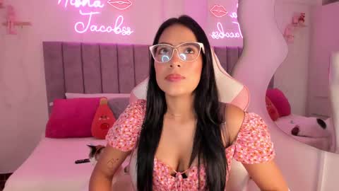 Snapshot of jacobss_gh chatting on October 1, 9:13 pm JACOBSS online show from October 1, 9:13 pm
