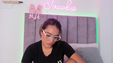 Snapshot of jacobss_gh chatting on February 1, 2:05 am JACOBSS online show from February 1, 2:05 am