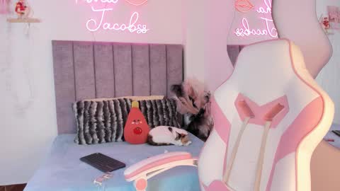 Snapshot of jacobss_gh chatting on September 18, 9:19 pm JACOBSS online show from September 18, 9:19 pm