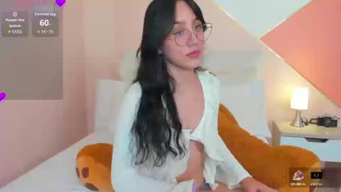 Snapshot of jade_evergreen_ chatting on October 2, 5:56 pm Jade online show from October 2, 5:56 pm