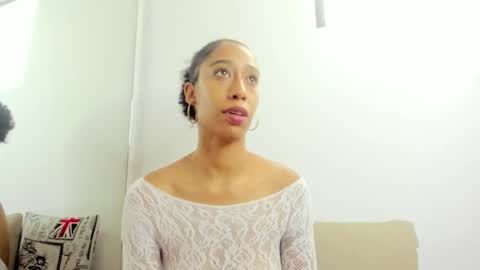 Jade smile online show from September 27, 4:05 pm