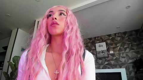 Snapshot of jade_porn chatting on January 18, 2:33 pm Jade independent model online show from January 18, 2:33 pm
