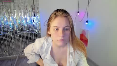 Jade online show from December 22, 1:33 pm