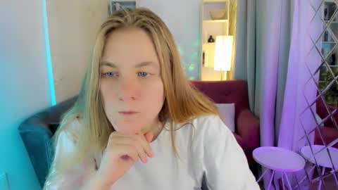 Jade online show from September 19, 8:45 pm