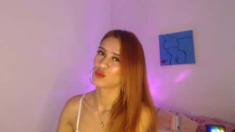 Snapshot of jade_watson19 chatting on October 12, 10:22 pm Jade Watson online show from October 12, 10:22 pm