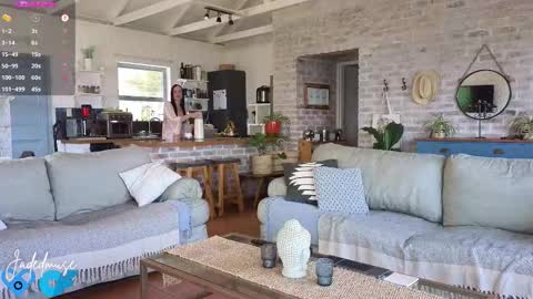 Jade online show from October 13, 8:05 am