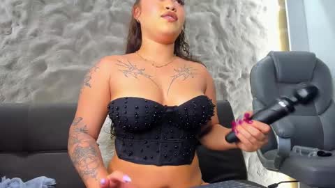 Snapshot of jadee__ chatting on February 18, 5:53 am jadee__ online show from February 18, 5:53 am