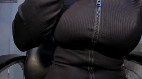 JADE EVANS online show from December 19, 4:02 pm