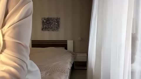 Jade online show from November 11, 9:00 am